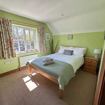 Rockhopper Cottage, Waldringfield วูดบริดจ์ ภายนอก รูปภาพ