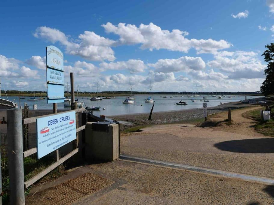 Rockhopper Cottage, Waldringfield วูดบริดจ์ ภายนอก รูปภาพ
